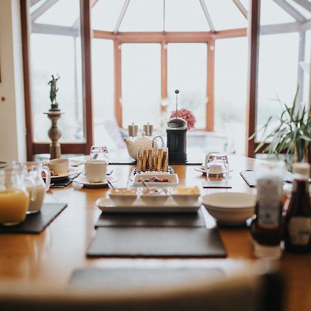 Ferlas Bed And Breakfast Penrhyndeudreath Buitenkant foto