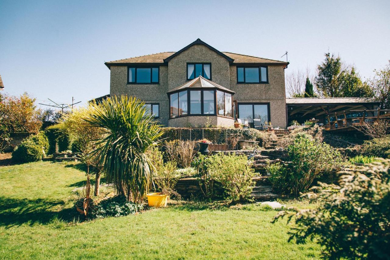 Ferlas Bed And Breakfast Penrhyndeudreath Buitenkant foto
